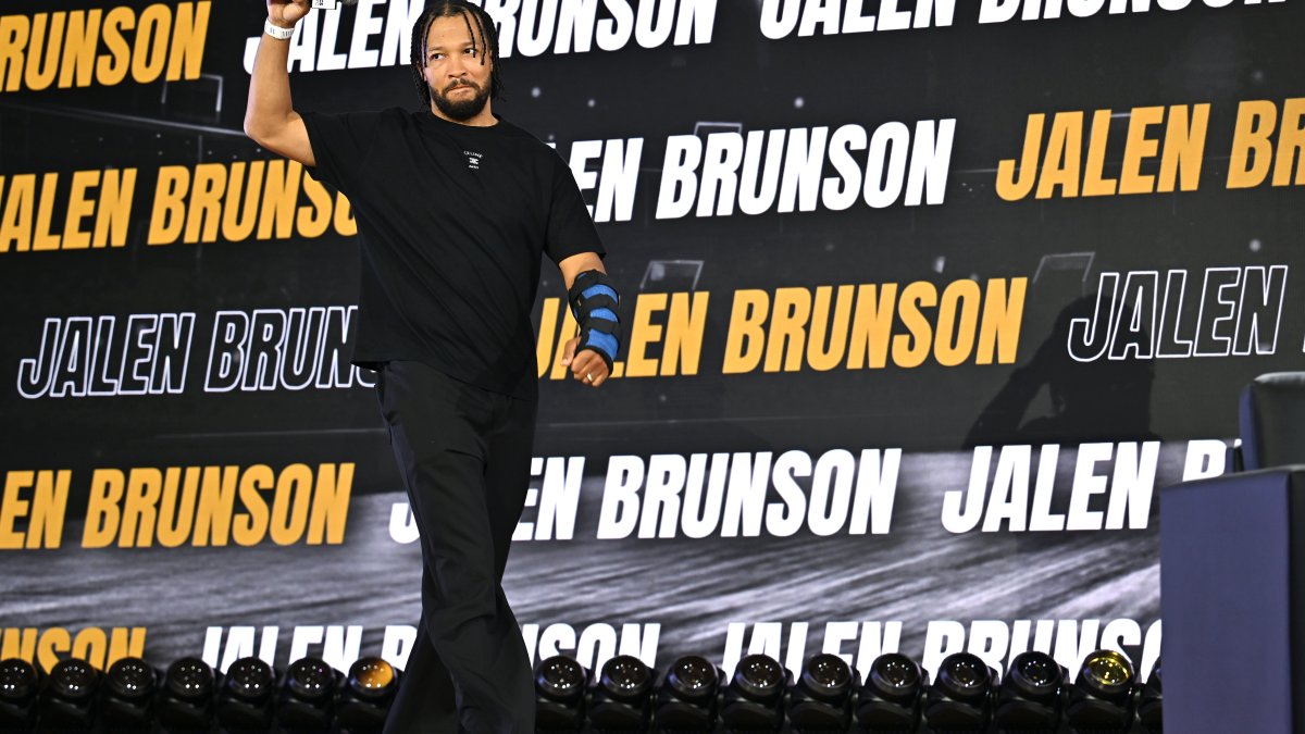 SNL releases new season lineup: Jalen Brunson hosts first – NBC New York