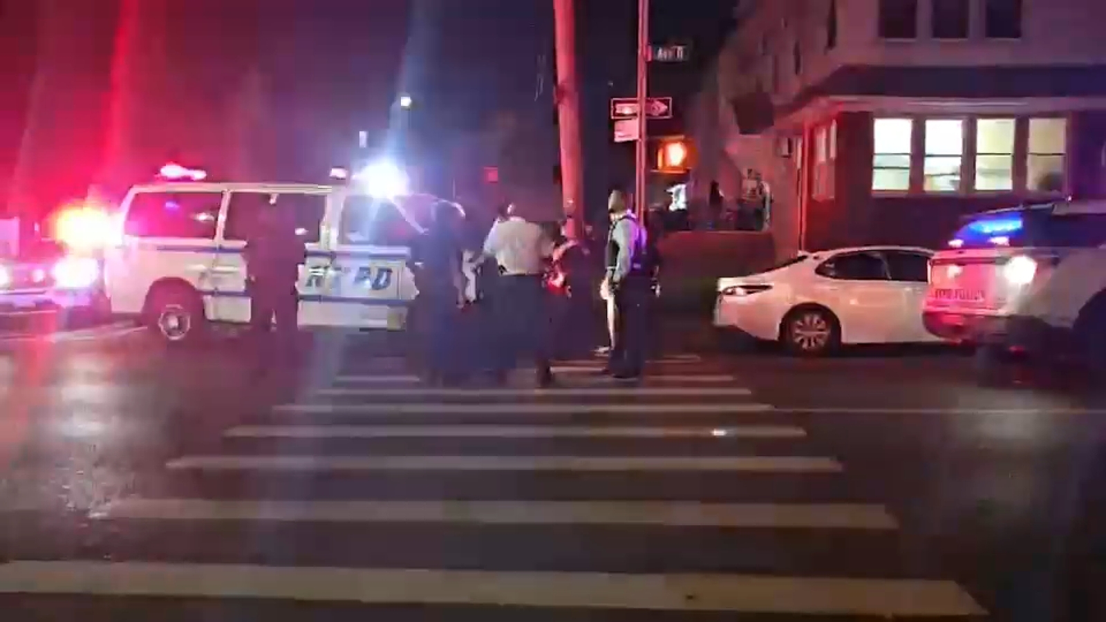 2 teens in custody after Brooklyn carjackings; shot fired by NYPD officer following chase