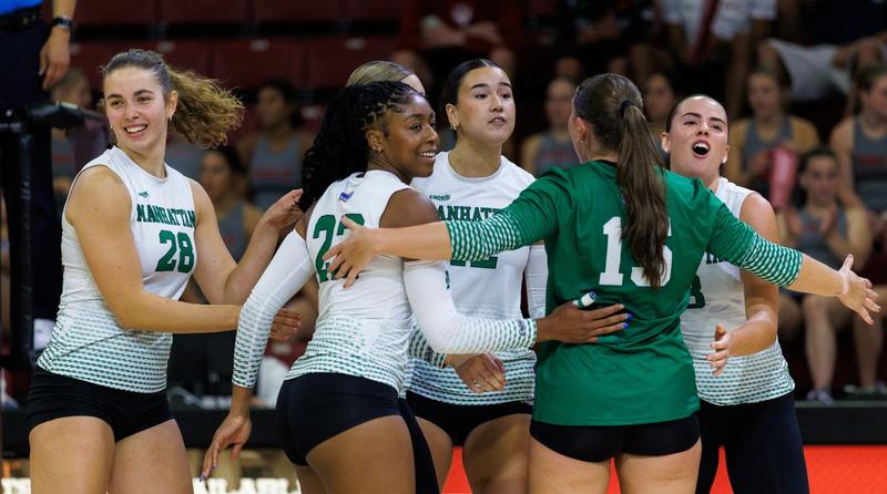 Women's Volleyball Finishes Off Friar Classic With Holy Cross and Stonehill