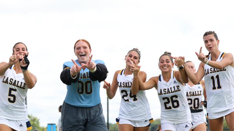 Boggs’ Shootout Shutout Lifts Field Hockey To First Win