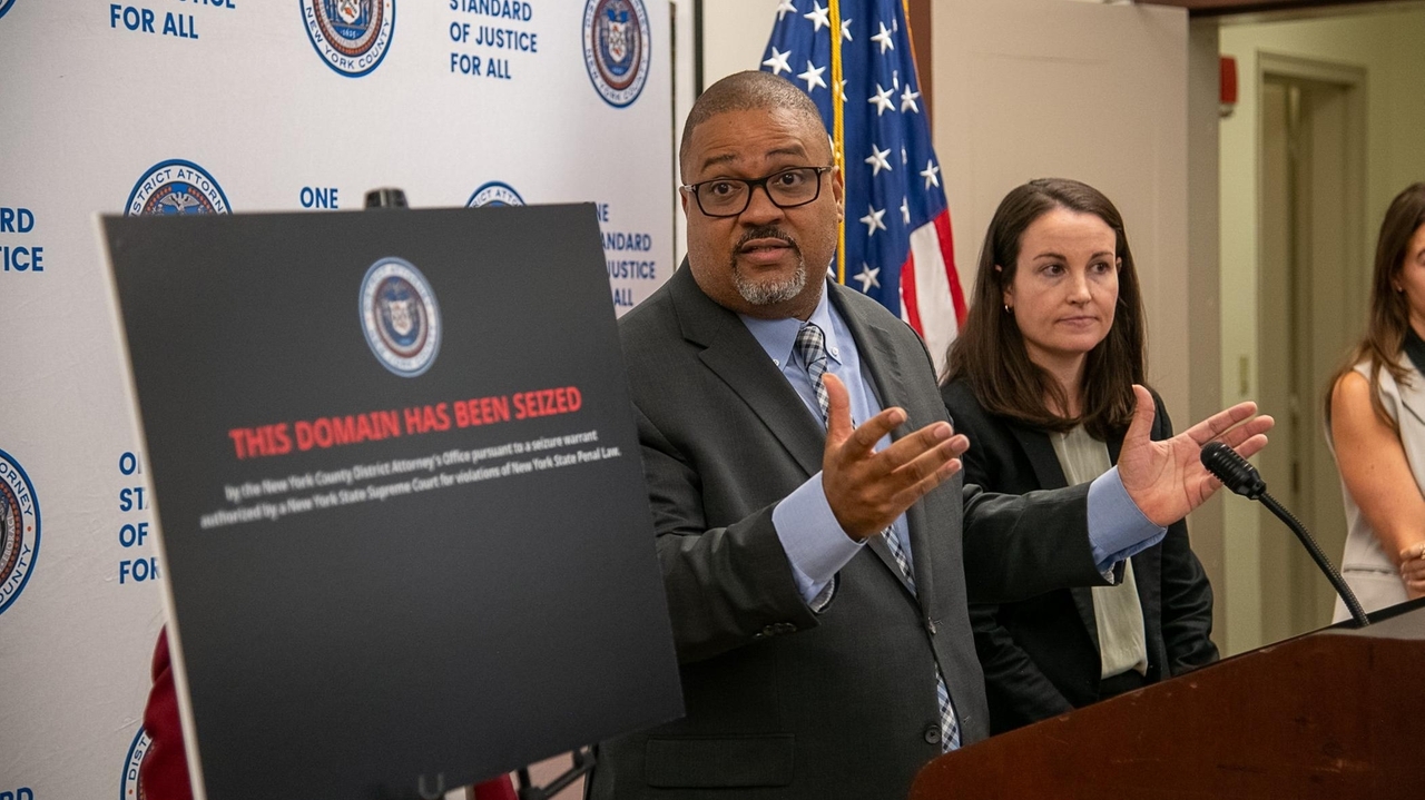 Domain names of 12 sites making 'deepfake' pornographic videos of celebrities seized by Manhattan DA