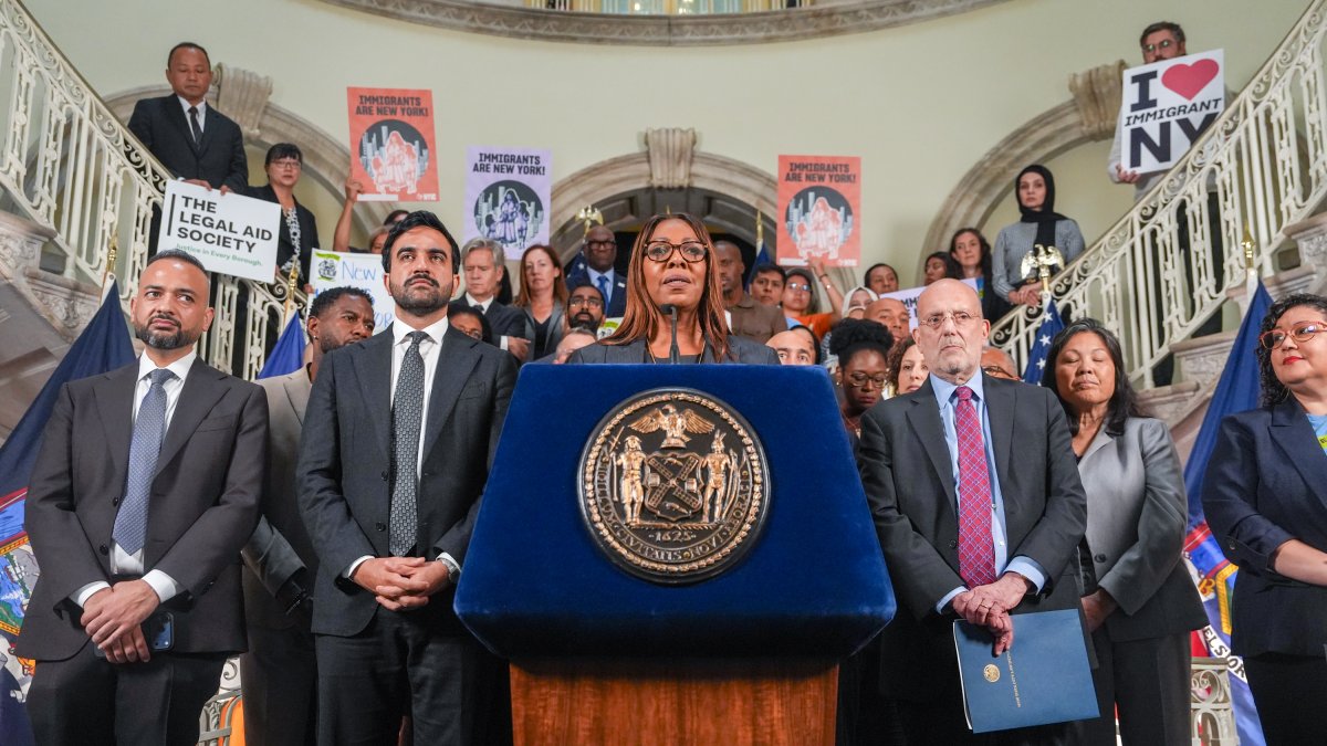 NY, NYC sue over Trump rule aiming to deny immigrants green cards – NBC New York