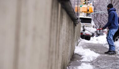NYC raises snow shoveler pay to $30 an hour this winter