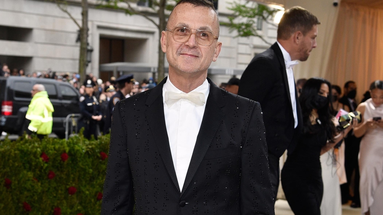 PETA says it plans meeting with fashion executive who restrained protesters at NY Fashion Week