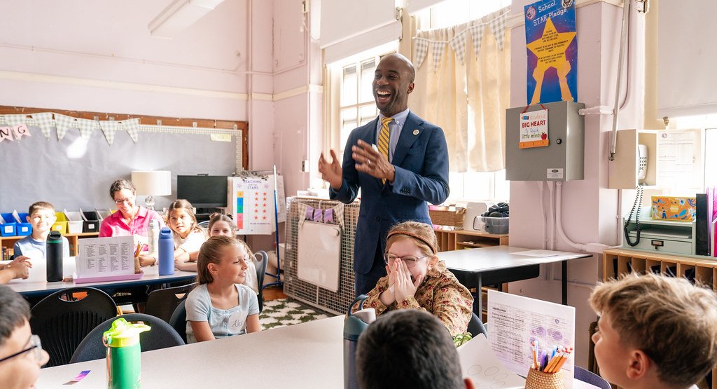 Education chancellor weighs plans for 30K students in small NYC schools