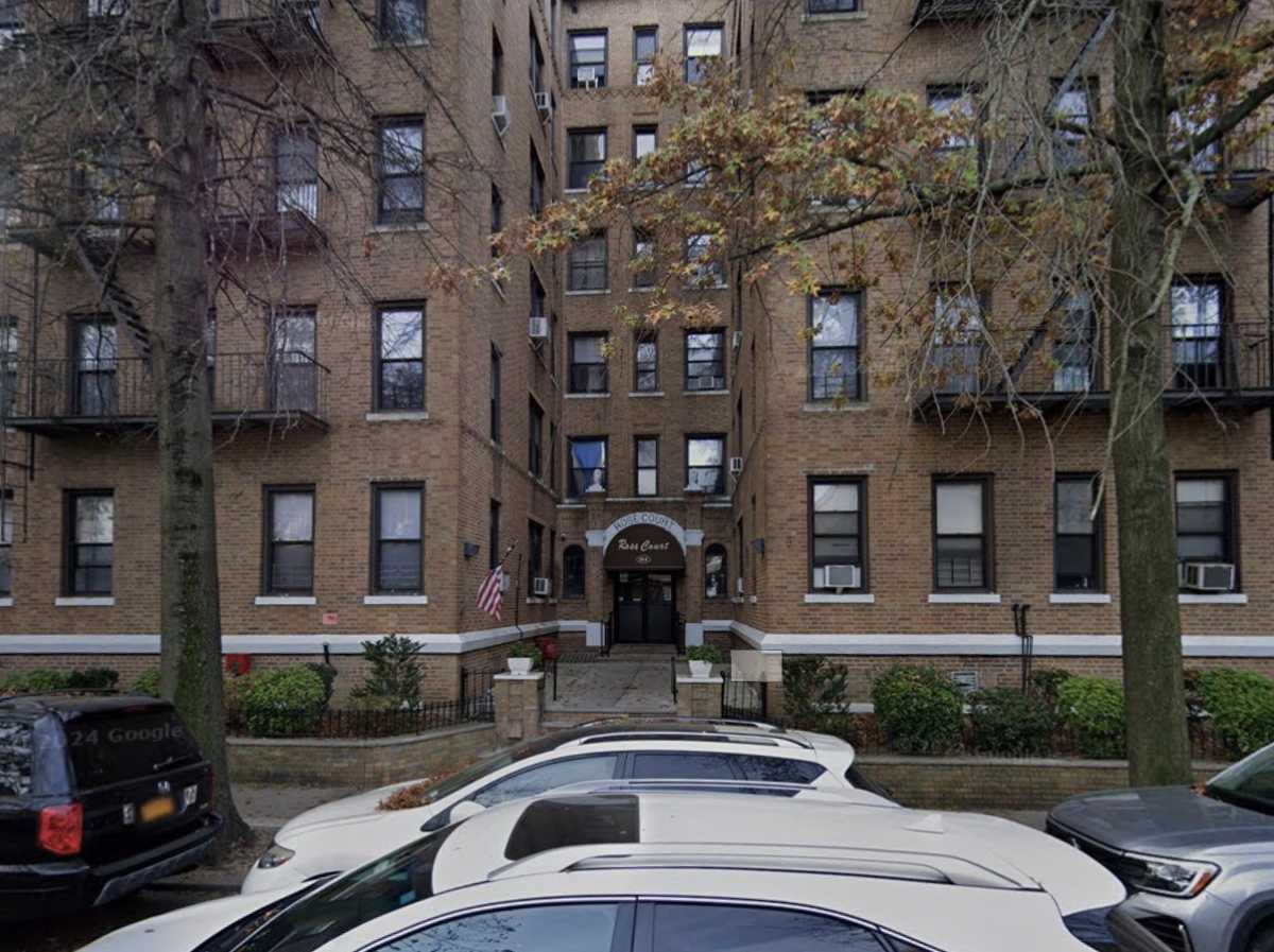Bay Ridge woman found dead in 79th Street home; husband charged with murder • Brooklyn Paper
