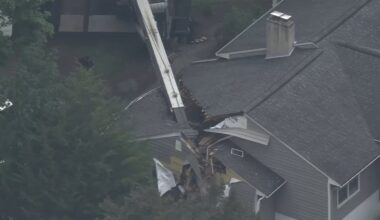 River Vale crane collapse damages at least two homes in NJ