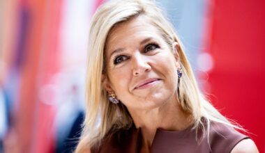Queen Máxima steps out in chocolate brown and soft pink for an unexpected fall pairing in Amsterdam