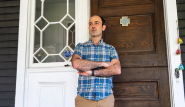 An ICE critic's email prompted a visit to the man's NY home. A judge says his rights were likely violated.