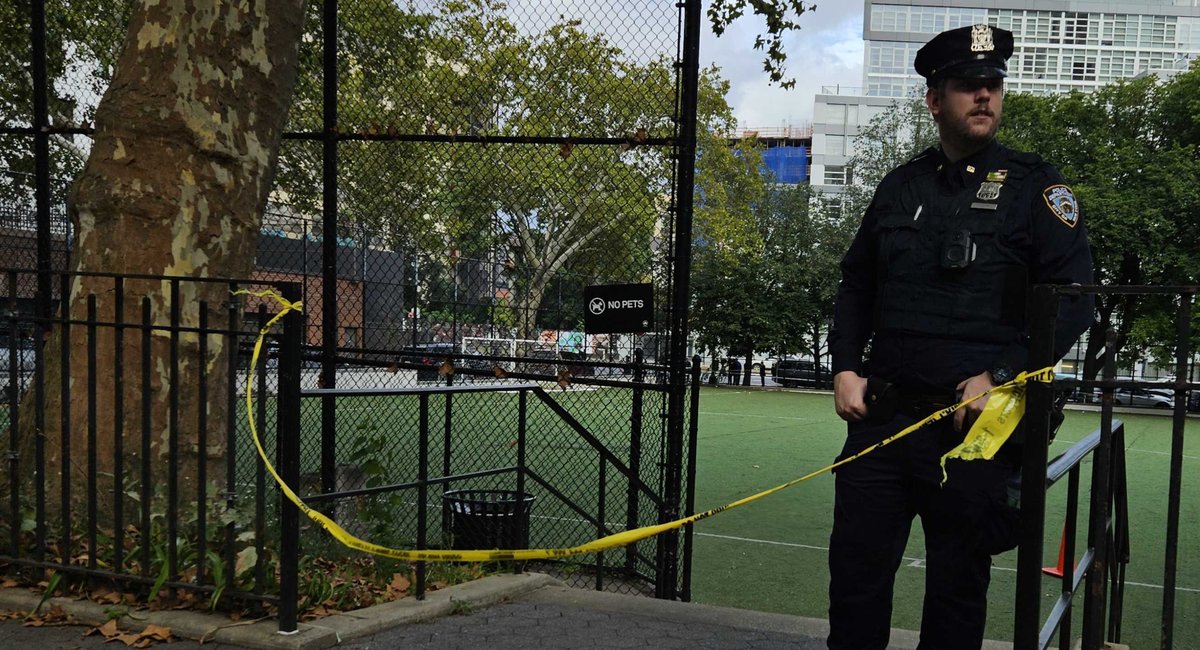 Man, 24, shot and killed in broad daylight in Downtown Brooklyn's McLaughlin Park