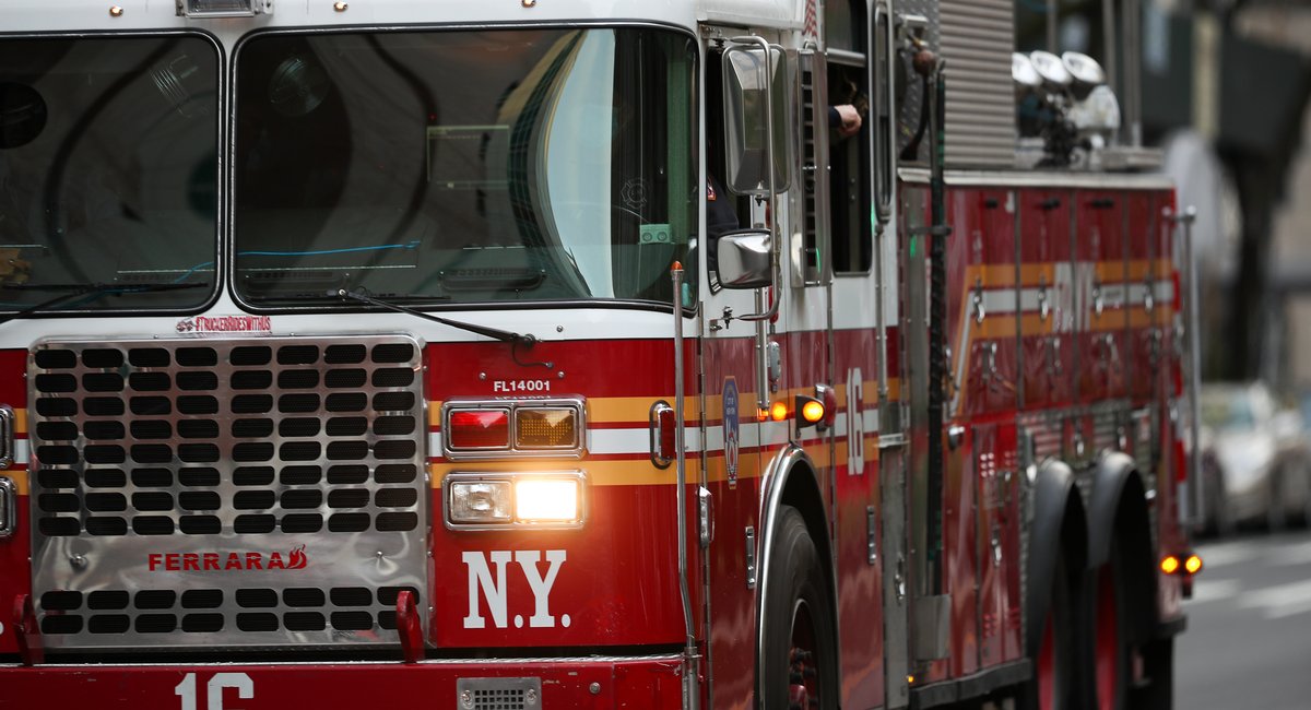 1 dead, 10 hurt as fire rips through Bronx apartment building