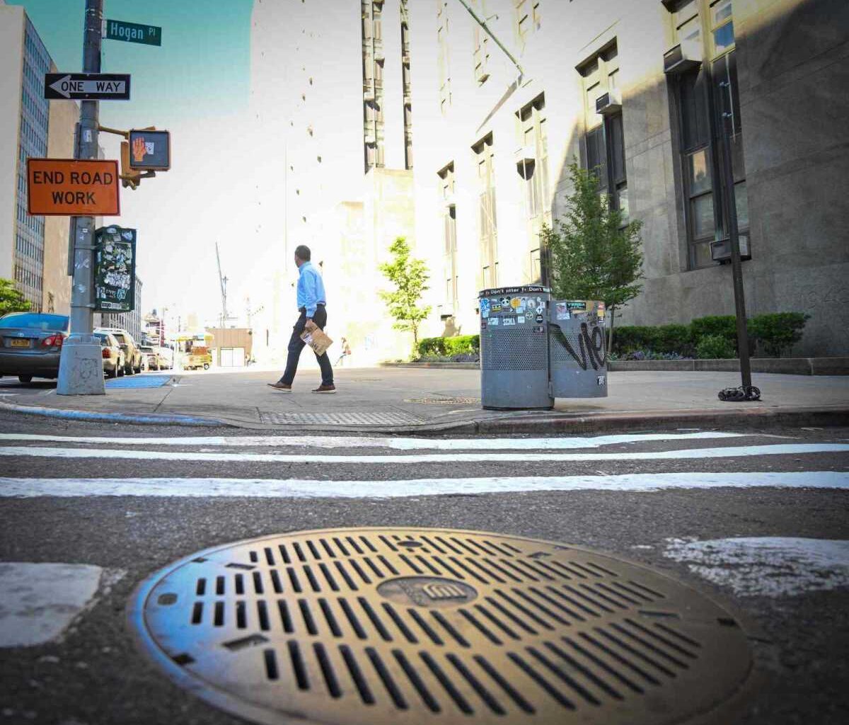 Three people spotted climbing out of Upper East Side sewer in latest New York mole people sighting