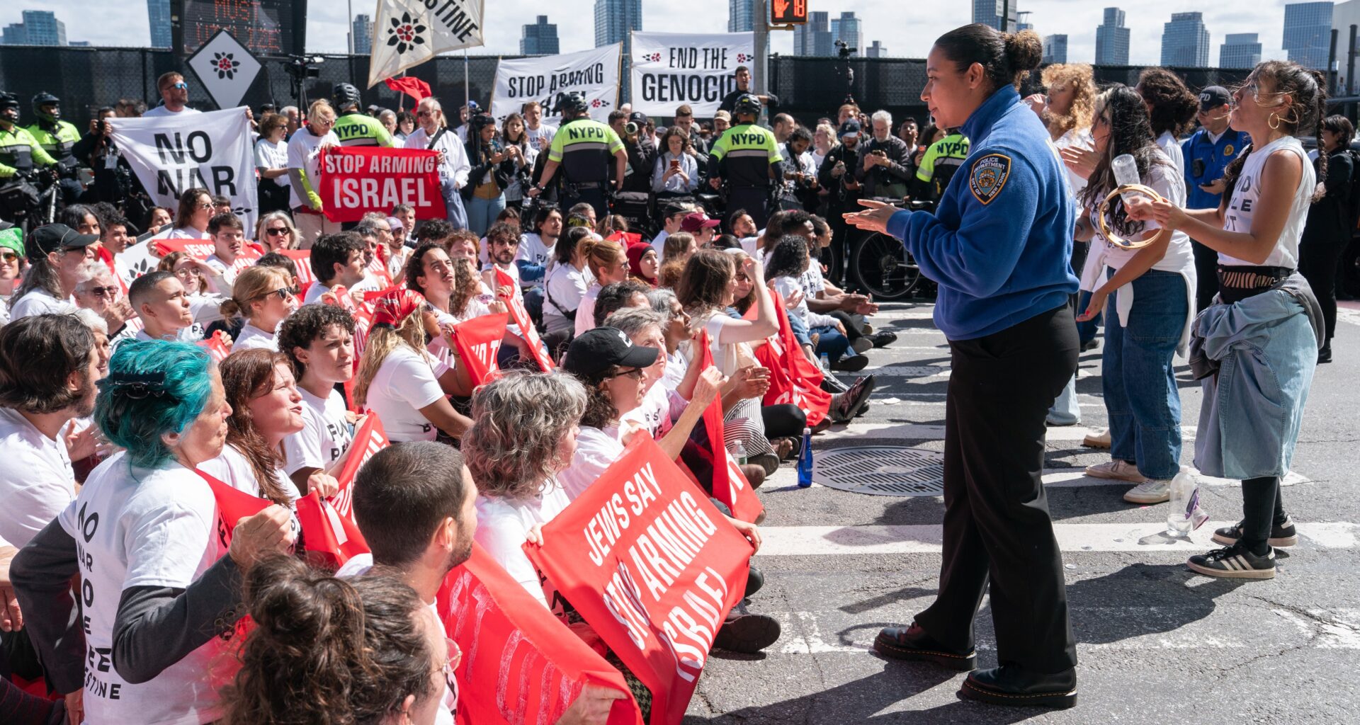 Over 100 arrested during protests against Israeli PM Netanyahu in Midtown