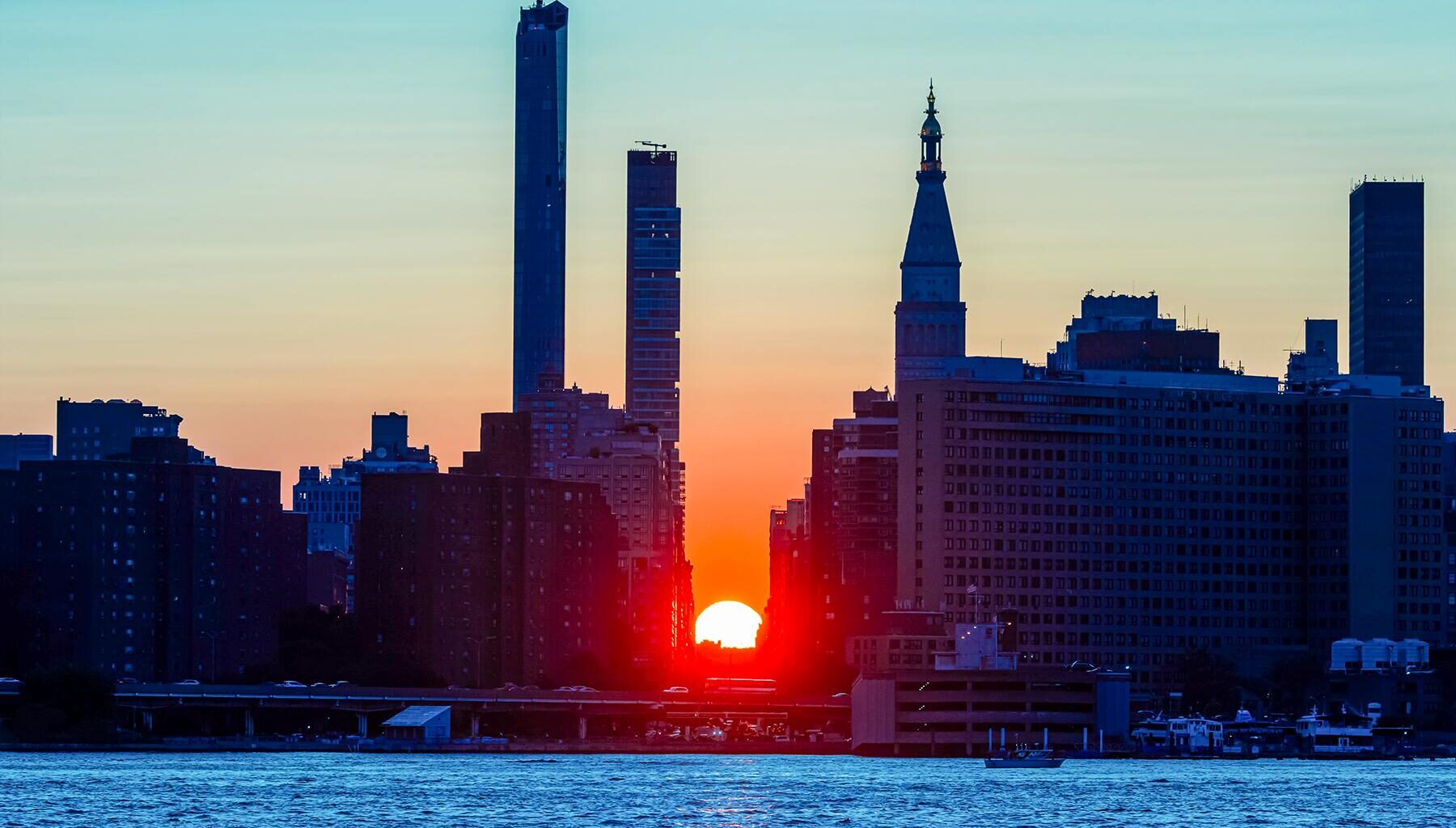 What It's Like to Experience Manhattanhenge