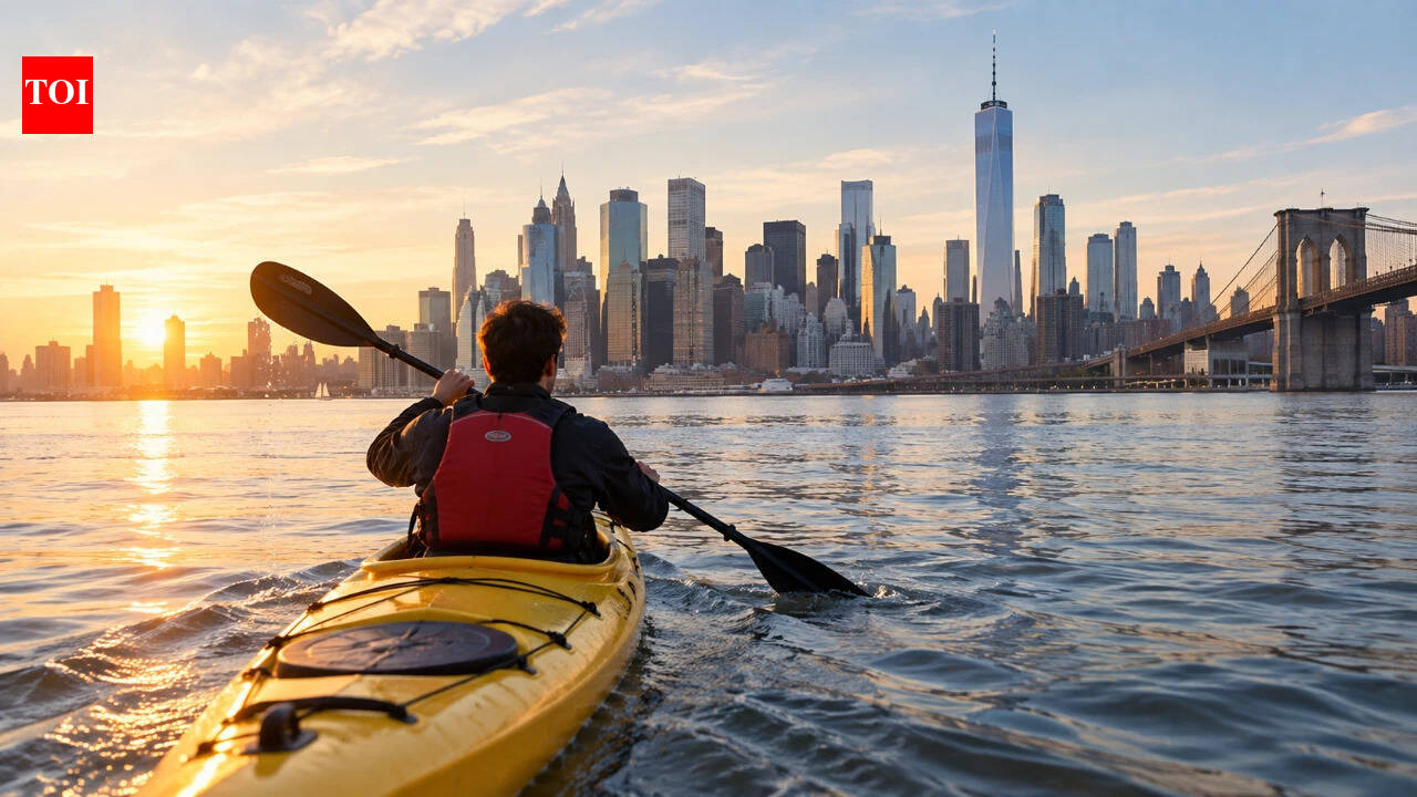 After rejecting the bus and subway, a New Jersey marketing executive kayaked to Manhattan; four years on, his Hudson commute took only 45 minutes. | World News