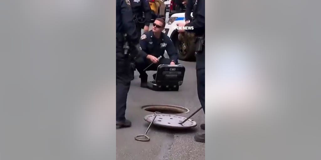Two men arrested after emerging from Manhattan sewer near Netanyahu hotel
