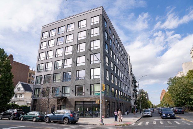 A man was stabbed to death inside an apartment building on Linden Blvd. near New York Ave. in Brooklyn on Saturday, Sept. 19, 2026. (Theodore Parisienne / New York Daily News)