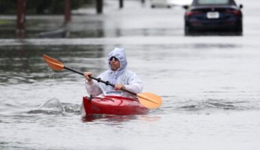 Storm causes death in Brooklyn and leaves 100,000 customers without power