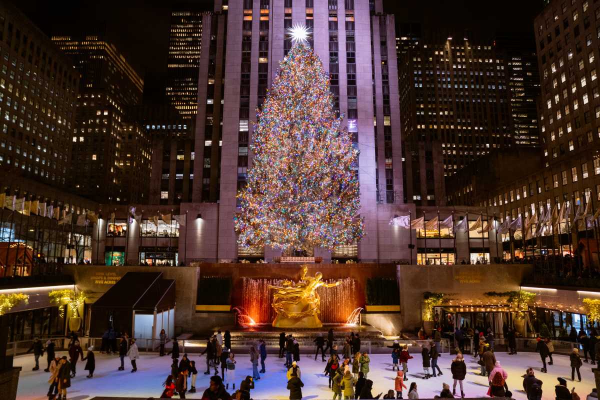 The Rink at Rockefeller Center Returns for Its 90th Season – New York Family