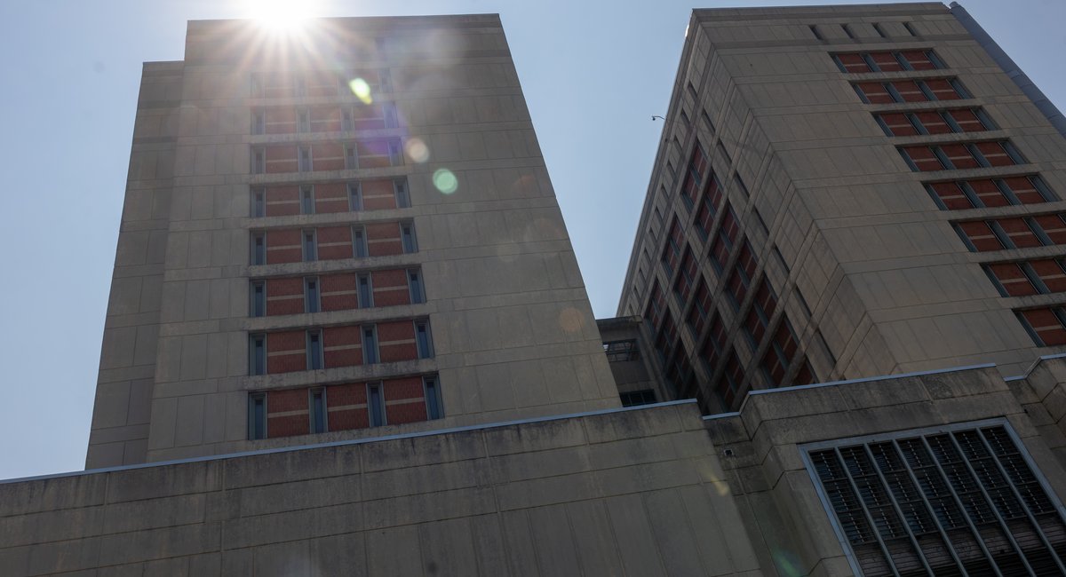 A Brooklyn jail cell filled with smoke. The emergency button failed, a lawyer said.