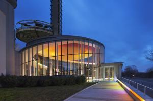 Queens Theatre Exterior