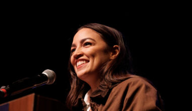 Ocasio-Cortez Donates to N.Y. Democrats, Will Barnstorm State Ahead of Midterms
