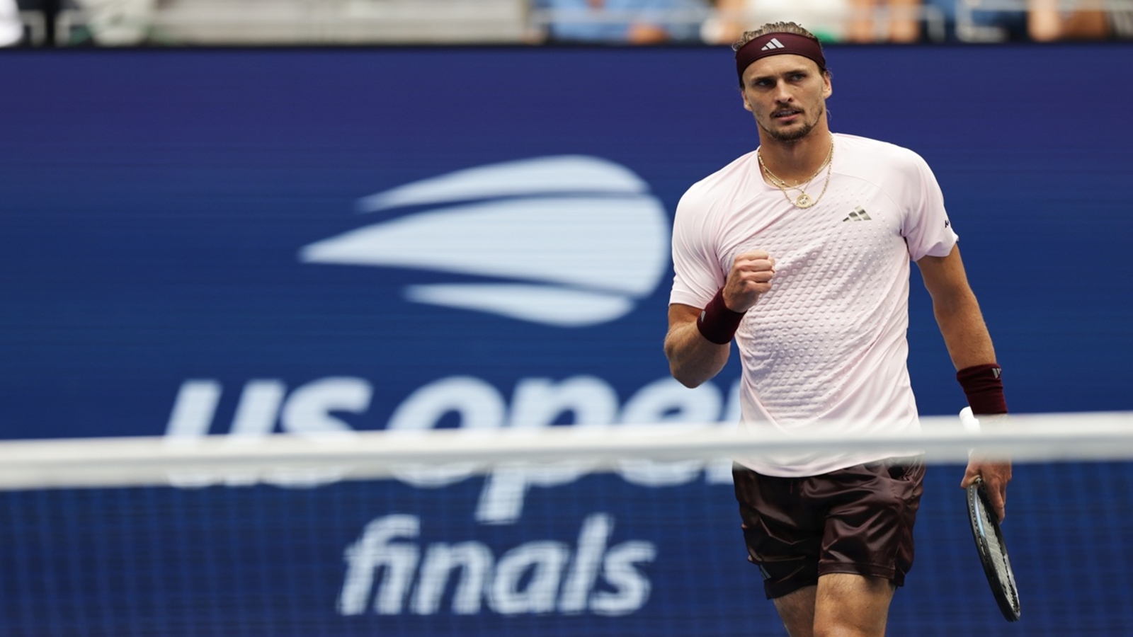 Alexander Zverev beats Ben Shelton to win the US Open title and extend a drought by American men