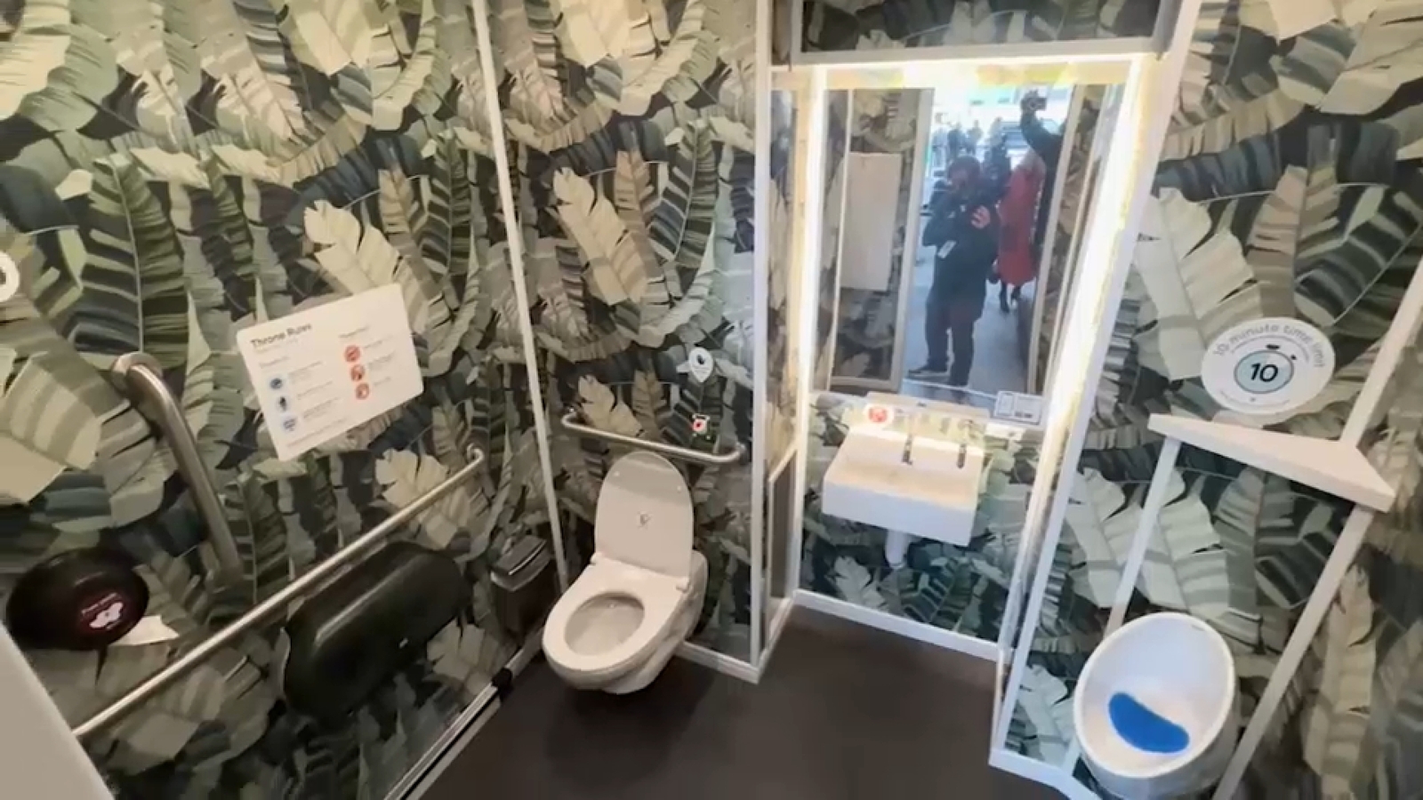 Mamdani announces pilot program to install new public bathrooms across NYC