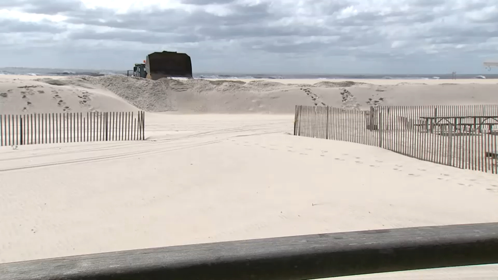 Nor'easter threatens Long island with coastal flooding, beach erosion, and wind damage