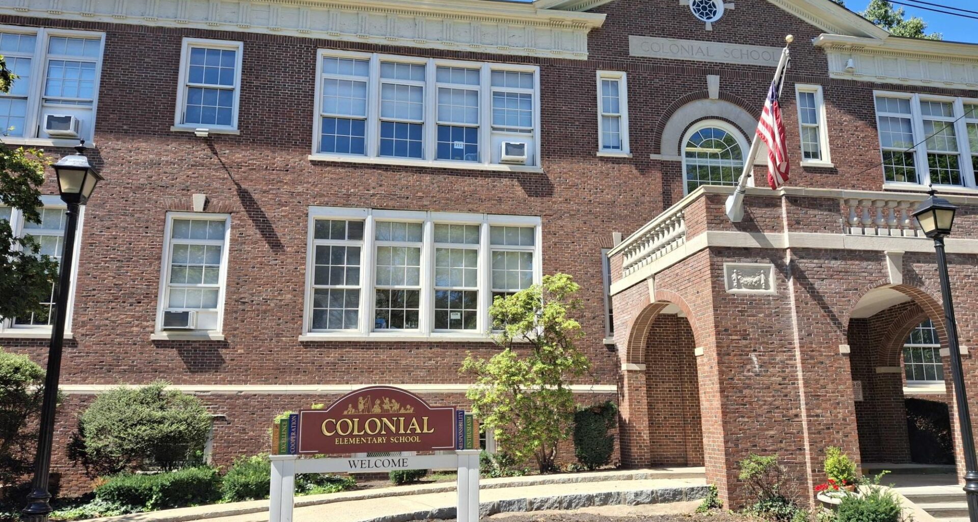 First day of school brings new AC window units to Colonial, Siwanoy and Prospect Hill after PTAs pledge to raise funds – Pelham Examiner