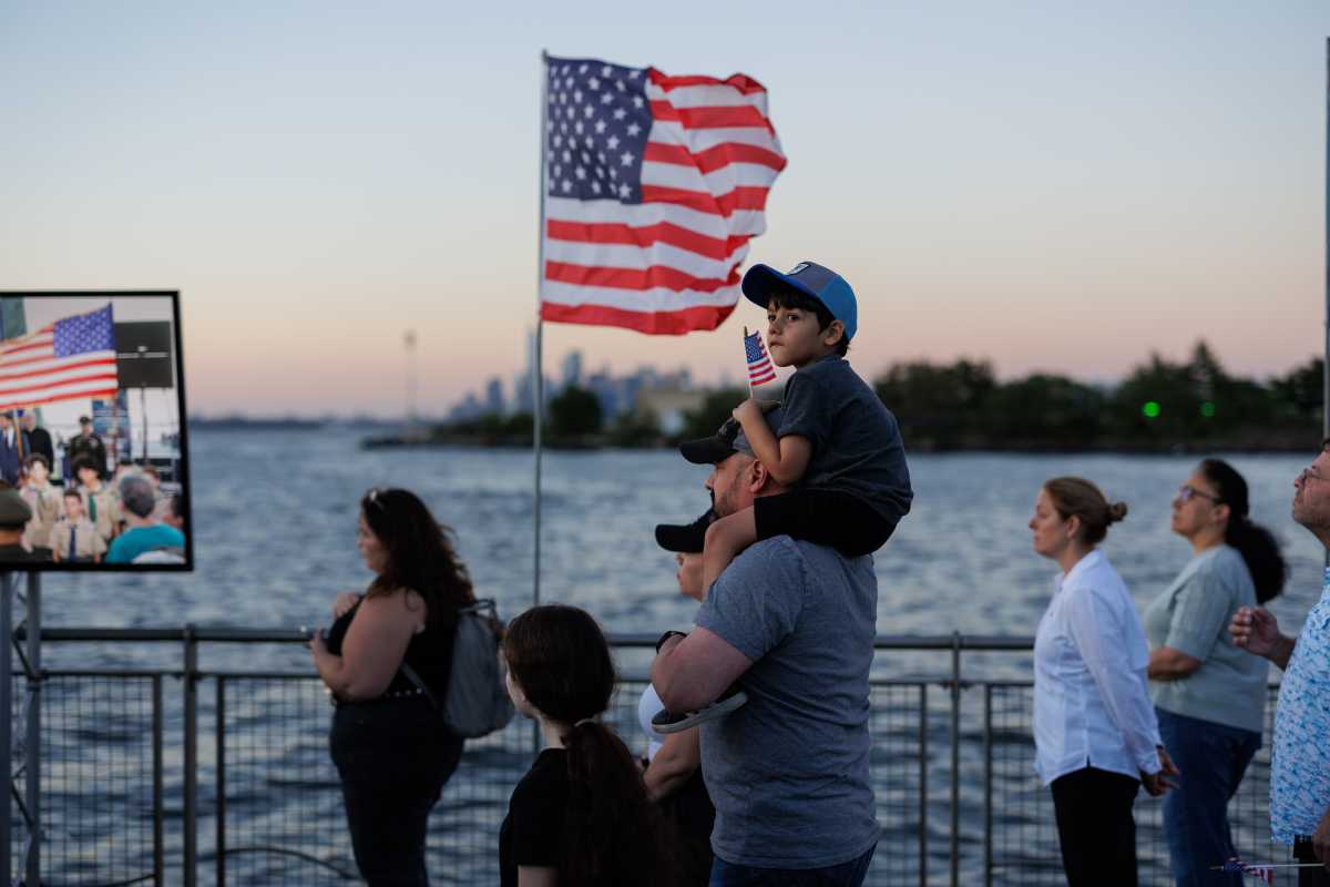 Brooklyn 9/11 vigils mark 25 years since attacks across Marine Park and Bay Ridge • Brooklyn Paper