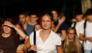 Spain's future queen starts university: Princess Leonor, 20, dresses down in jeans and a t-shirt at Universidad Carlos III in Madrid