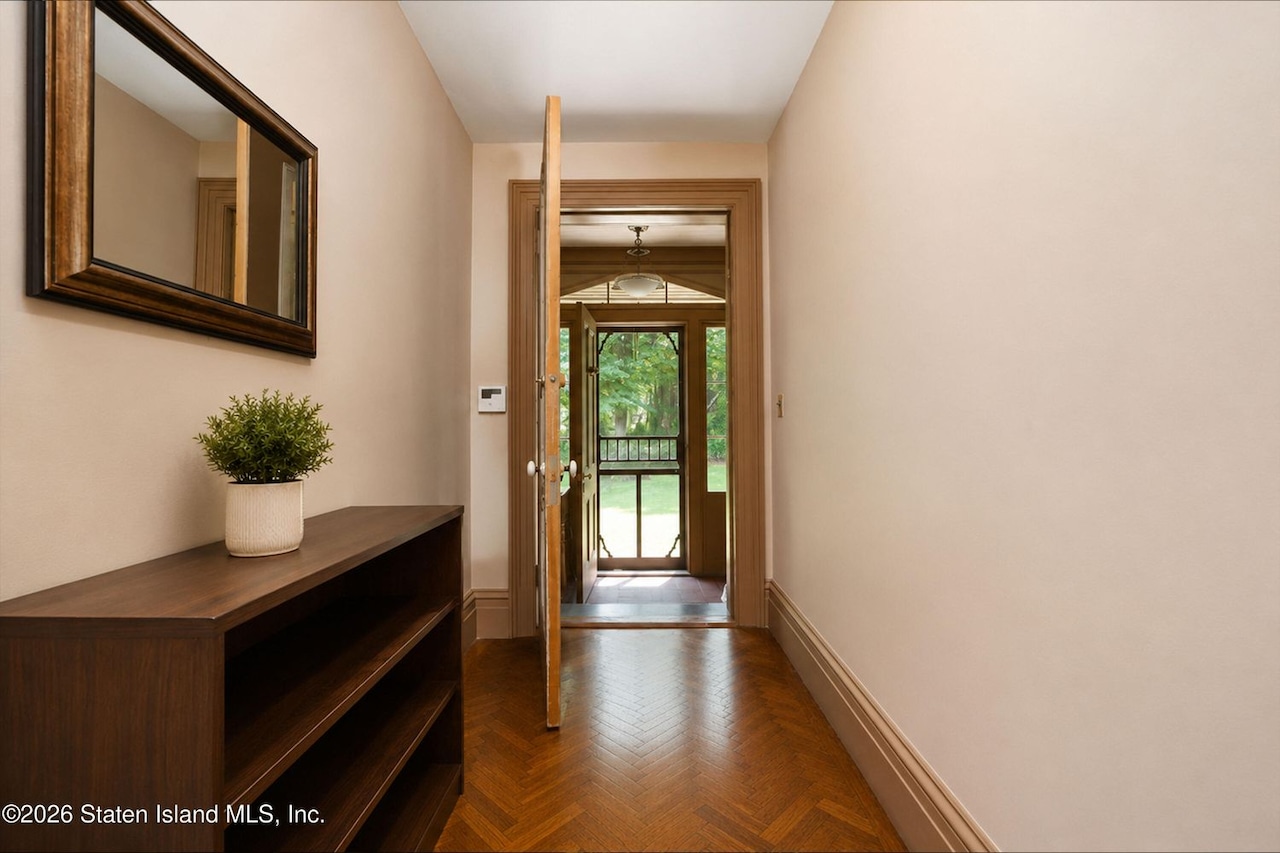 111 Douglas Road