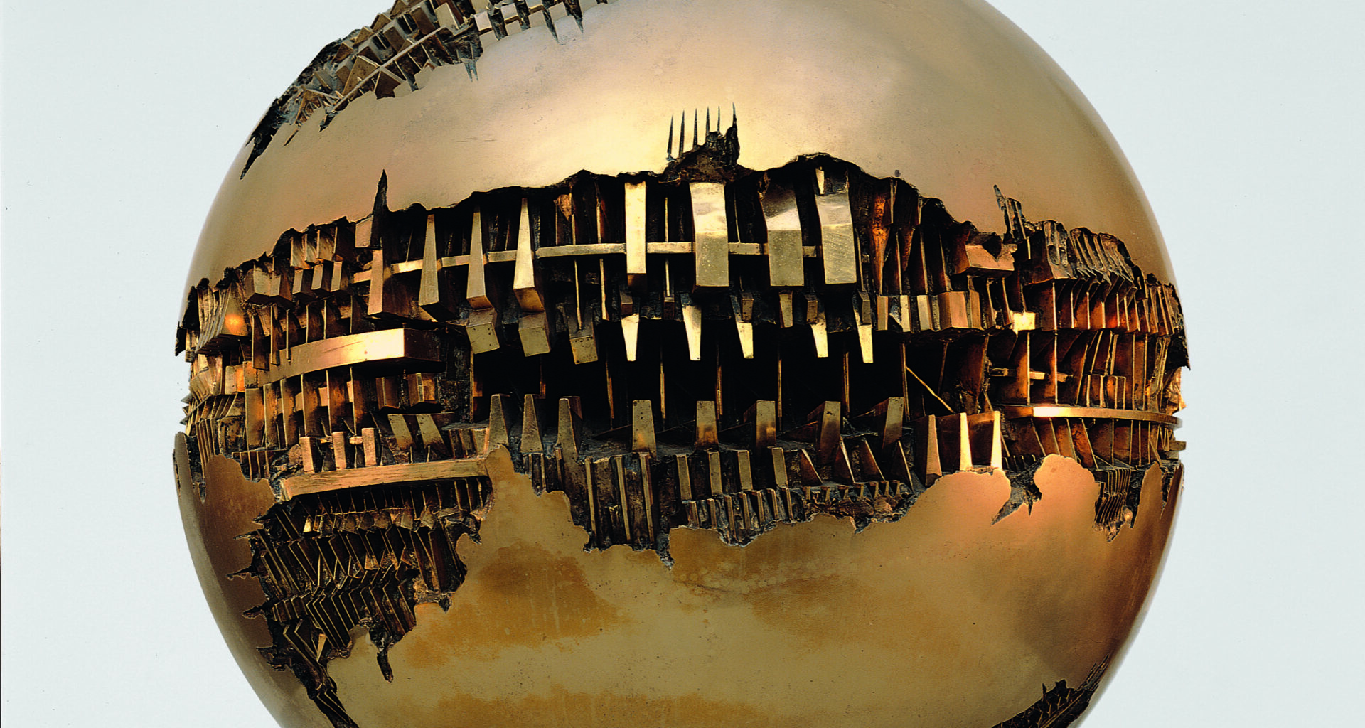 Arnaldo Pomodoro, Sfera n. 1, 1963. Bronze, diameter: 47 ¼ inches. Courtesy Fondazione Arnaldo Pomodoro, Milano. Photo: Aurelio Barbareschi.