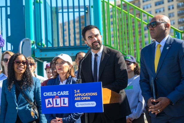 Mayor Zohran Mamdani and Gov. Kathy Hochul announce the launch of the application process for the first 2,000 2-K seats on Tuesday, June 2, 2026, in Rockaway Beach, Queens. (Susan Watts / Office of Governor Kathy Hochul)