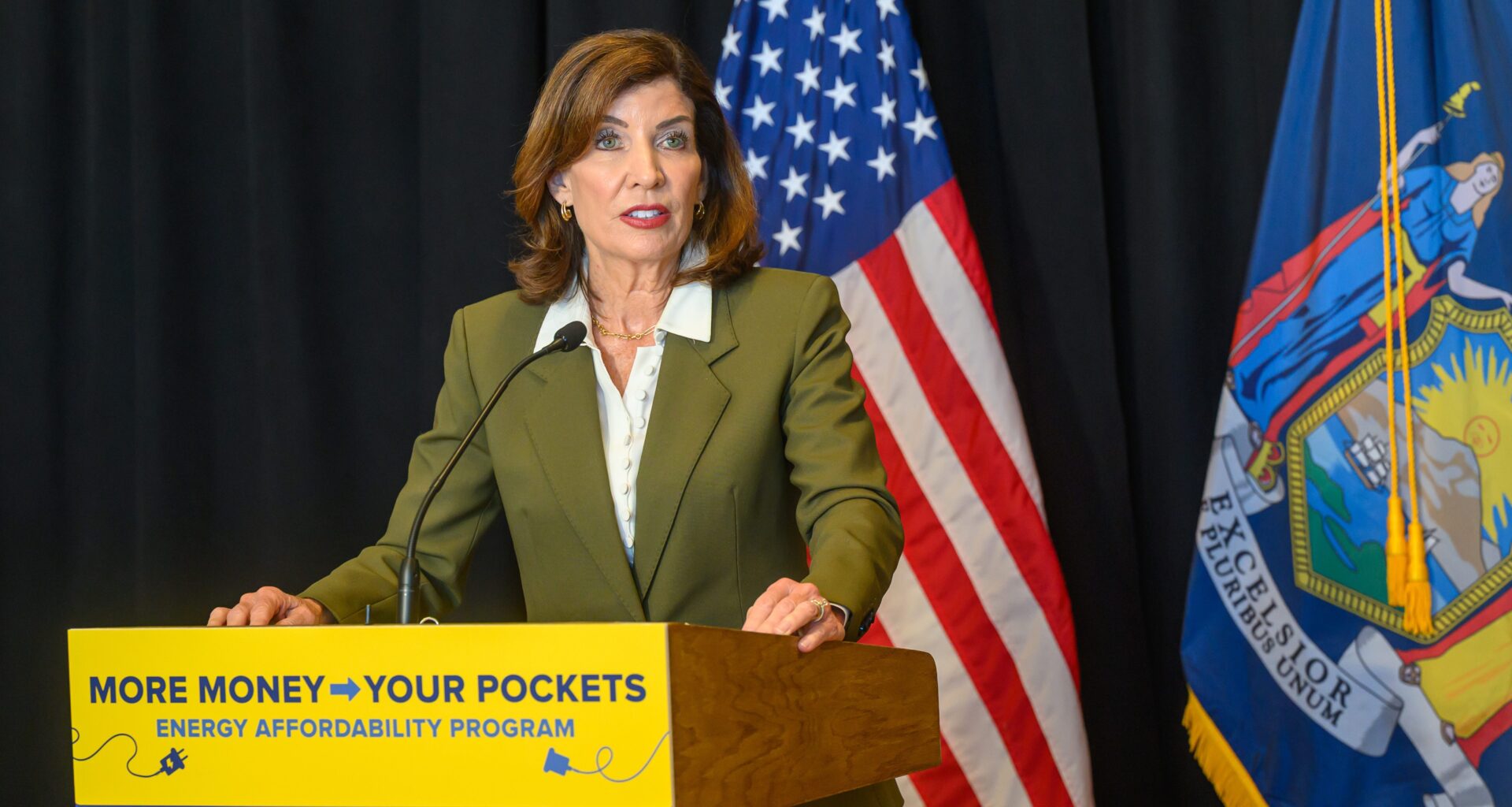 Gov. Hochul expands electric, gas bill discounts to middle-class families