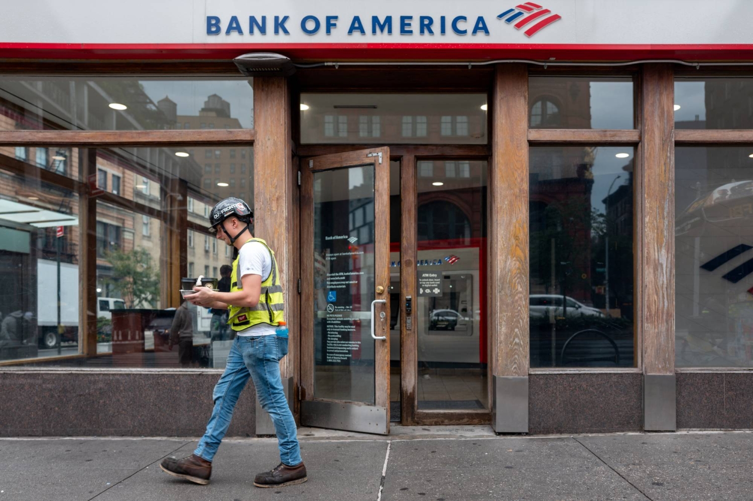 Bank of America vice president killed in Manhattan stabbing