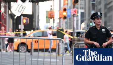 Police fatally shoot woman who stabbed two people in Times Square | New York