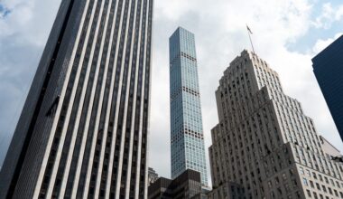 NYC's Rich Grow Richer, Even As Wages Increase for Low Earners
