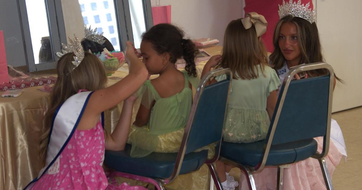 Tea with the Queens | Hartsville