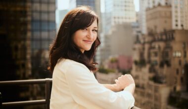 How a Single Mom Affords NYC Working As a Broker and Makeup Artist