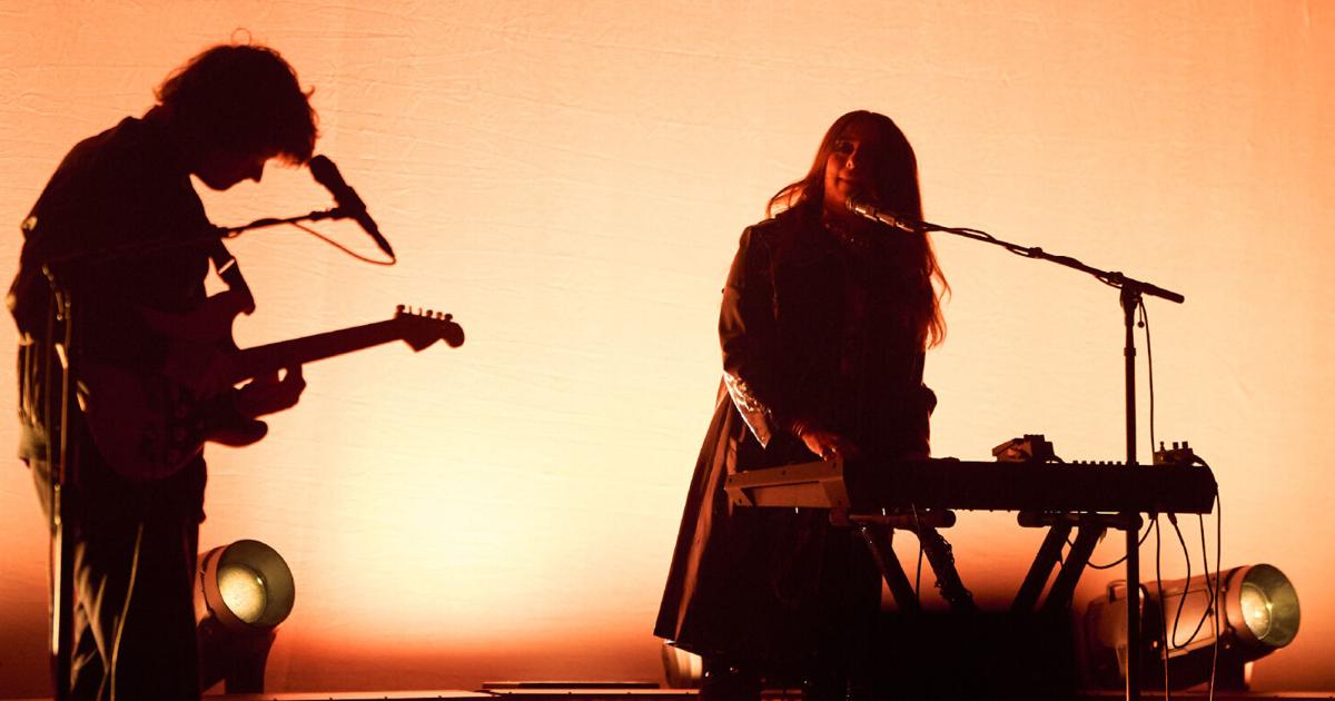 Beach House Creates a Dreamscape at Brooklyn Bowl Nashville | The Spin