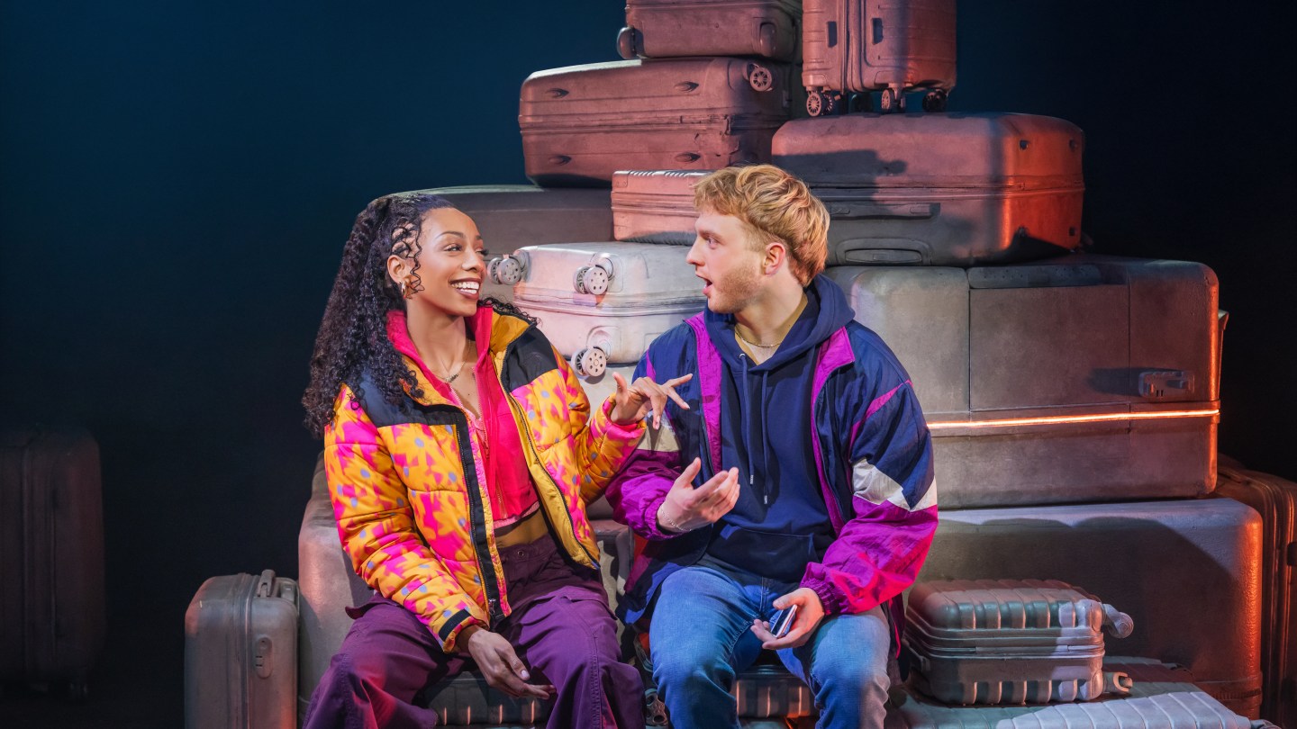 Two Strangers Carry A Cake Across New York Sets Broadway Closing Date