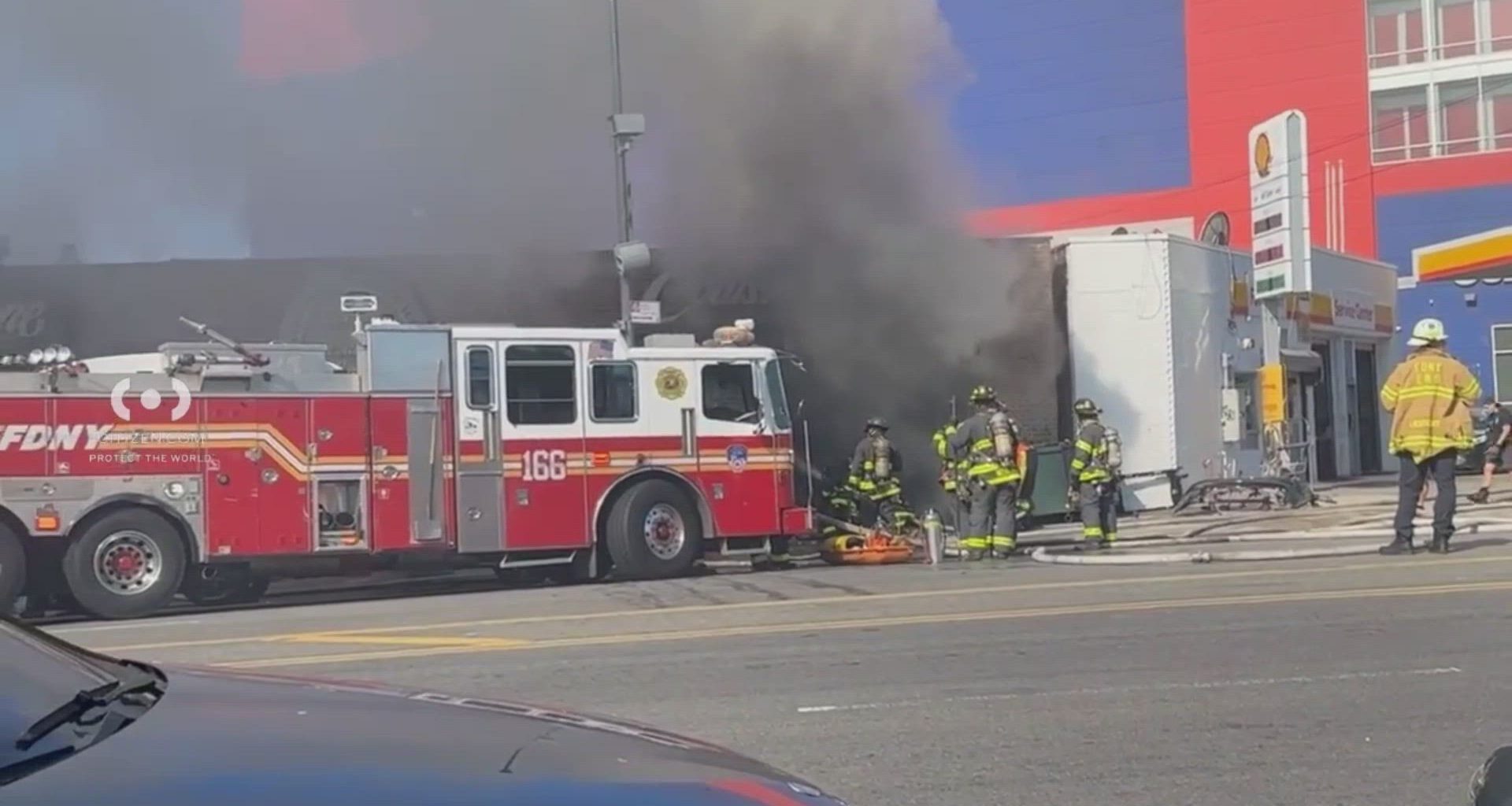 News 12 | Brooklyn | Heavy Smoke Billows Over Coney Island As Firefighters Battle Blaze