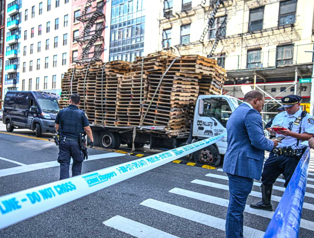 BREAKING: High-speed Chinatown crash near Manhattan Bridge kills one man, injures two women