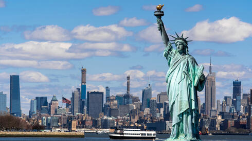 Who has the cheapest flights to New York? ynet compares 5 airlines