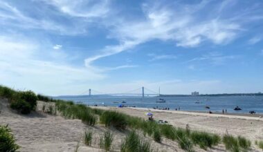 This hidden NYC beach is a free waterfront lookout to New York Harbor — with Verrazzano-Narrows Bridge views, historic paths, and kayak launches