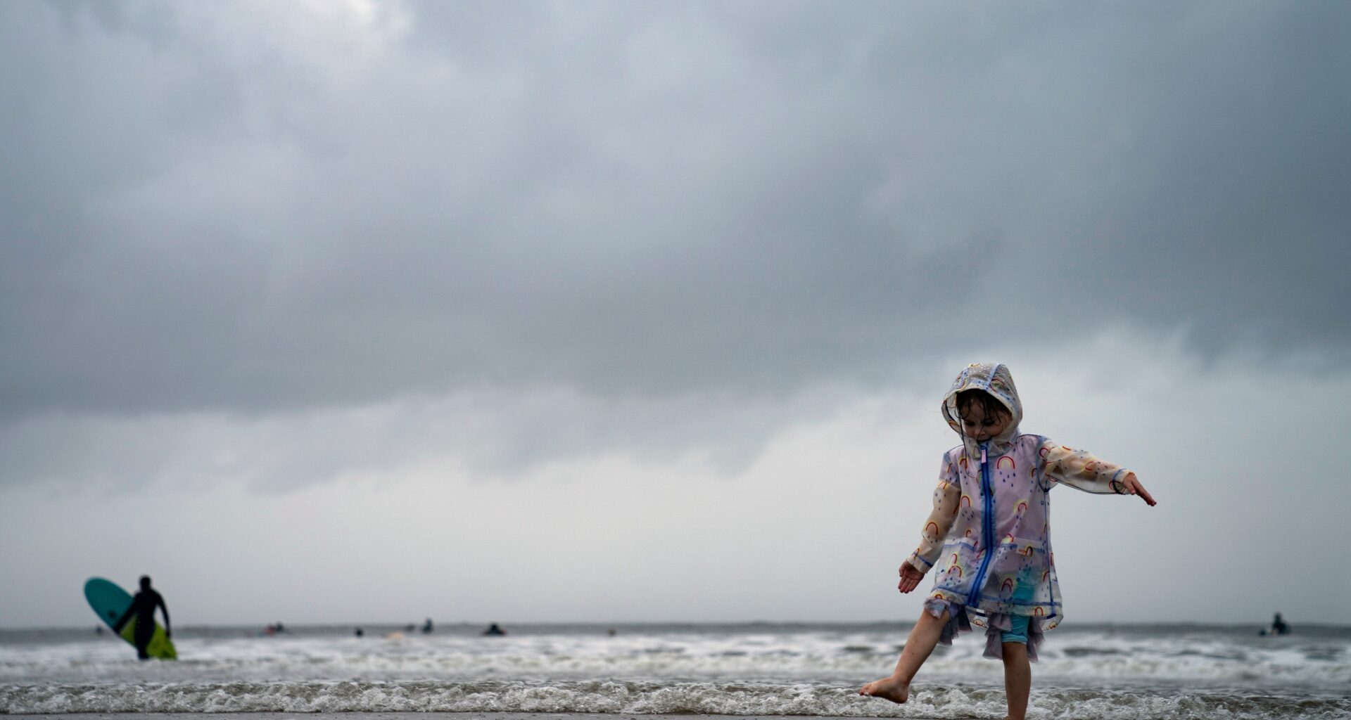Nor'easter tracking closer to NYC than earlier predictions