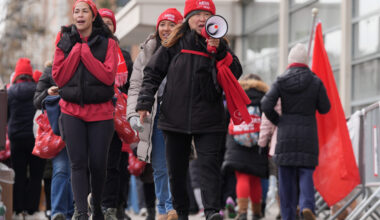 Nurses and their supporters strike in front of NewYork-Presbyterian hospital in New York, Thursday, Feb. 19, 2026. Photo: Seth Wenig/AP