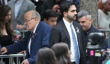 Politicians put aside differences at the 9/11 Memorial